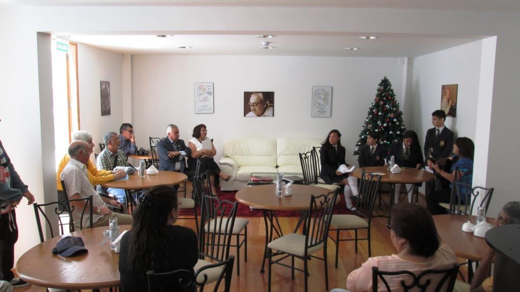 El Café "Letra y Música" además ofrece actividades de extensión complementarias a la biblioteca.