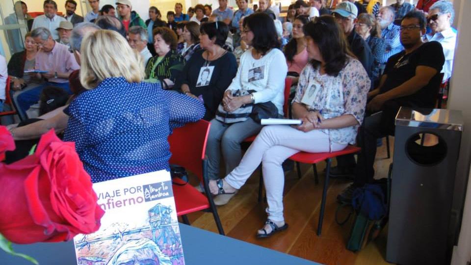 Presentaciones de libros y tertulias, entre otras actividades, se realizan en la Sala de la Memoria, ubicada en el 2° piso de la biblioteca.
